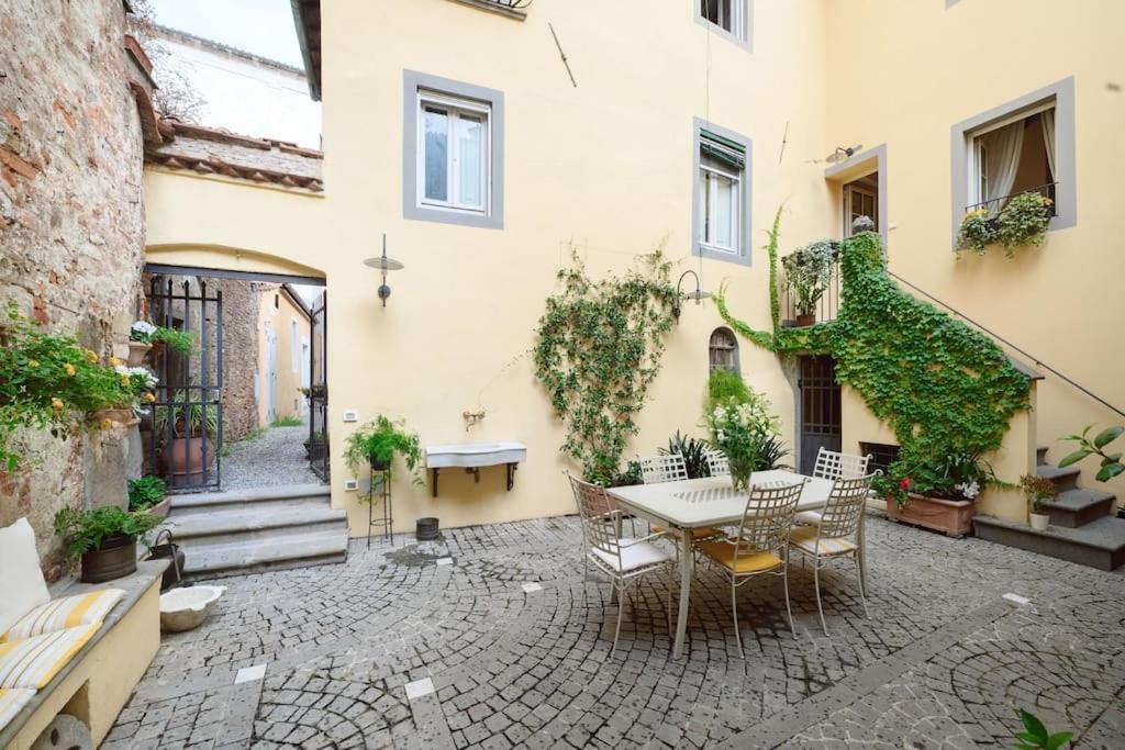 Corte Paolina - Charming Courtyard Inside Лукка Екстер'єр фото